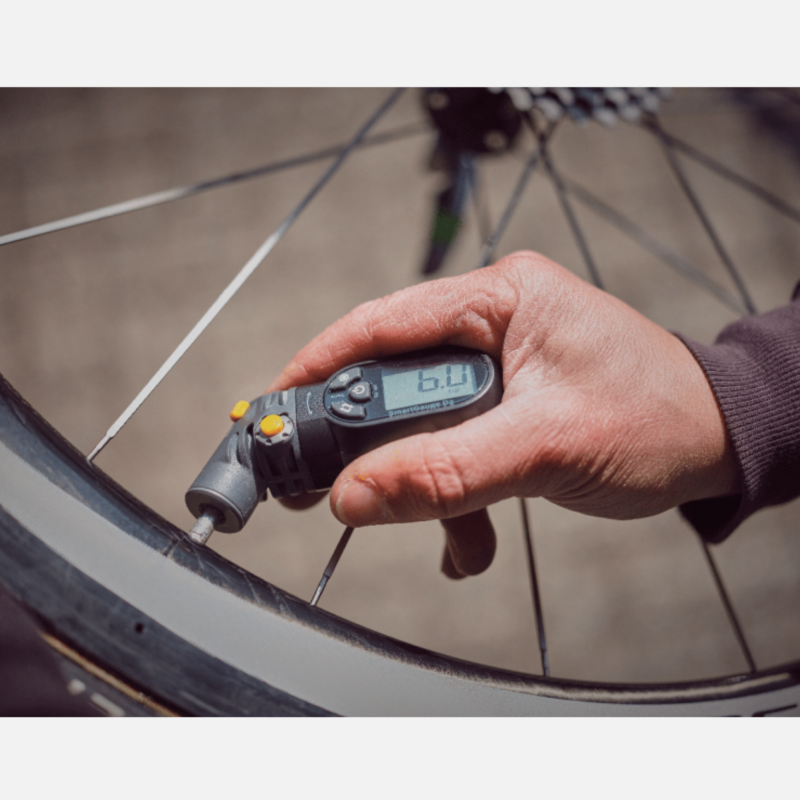 Topeak Smarthead D2 Pressure Gauge (Digital) inflation of mtb tyre